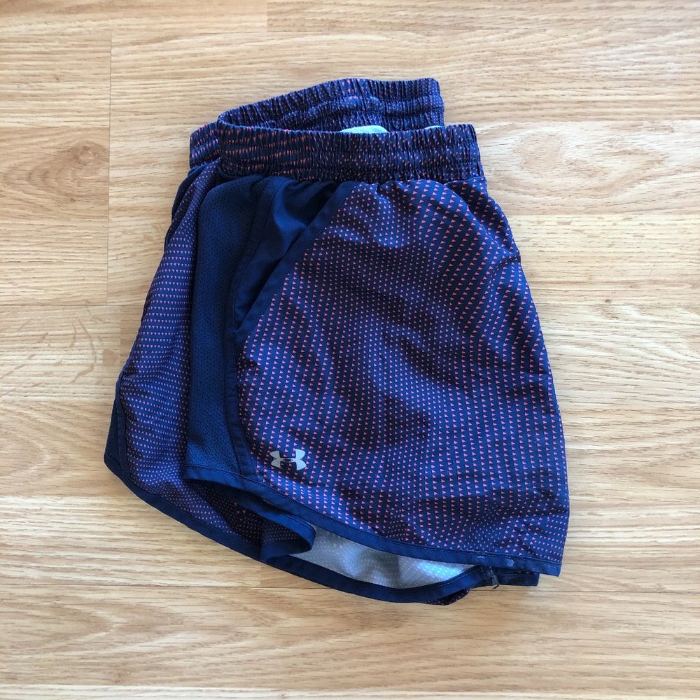 Under Armour Patterned Athletic Shorts - Size M